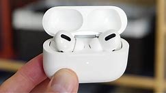 Apple AirPods Pro with Wireless Charging Case unboxing