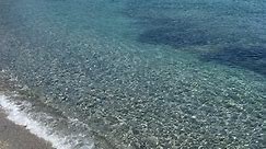 Sable fin, eau cristalline, pur bonheur à Saint-Tropez. Fine sand, crystal-clear water, pure bliss in Saint-Tropez. #hotelsezzsainttropez #sainttropez #var #finesand #crystalclearwater #purebliss #sainttropezbeach #luxurygetaway #paradisevibes #beachlife #tropicalparadise #sunseasand #vacationmode 📸 @agencewebcom | Hotel Sezz Saint Tropez