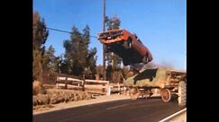 Dukes of Hazzard-General Lee jump special (with sound and in HD)