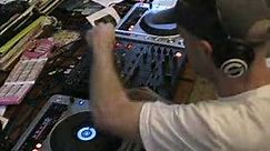 Dj Tutorial, Video 4, The loop function of a Pioneer CDJ-800 turntable