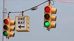 Traffic Lights Flashing Red & Green | Southfield & W Outer Dr