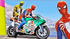 MOTOS com HOMEM ARANHA e SUPER HERÓIS no Desafio Parkour no LAGO! GTA V - IR GAMES