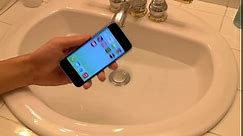 iPhone 5C Water Test - Playing Infinity Blade 3 Underwater - video Dailymotion