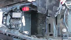 Triumph Bonneville T100 Battery Removal How To