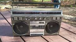 Realistic SCR-15 Radio Shack Boombox Playing Classical WCRB Waltham Boston In The Park