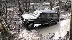 Jeep Cherokee XJ Kumho kl71 turning around in muddy clay