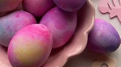 Create these tie-dye Easter eggs with a little science! Here’s how to do it…