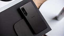Sony Xperia 1 IV REVIEW - My Fav Smartphone of 2022!