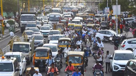 66 lakh old vehicles deregistered in Delhi, but on-road numbers surge