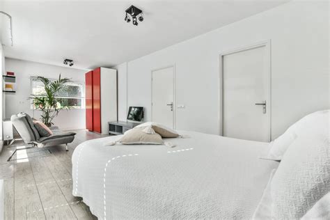 Professional vs. DIY: Calculating the Cost of Finishing Your Basement