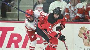 Wisconsin hockey can't finish off Ohio State in WCHA Final Faceoff