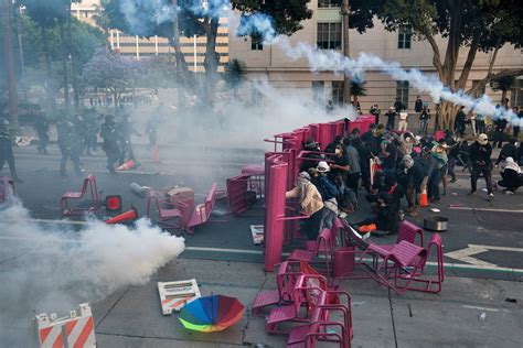 Los Angeles Protest Live Update: लॉस एंजेलिस में प्रदर्शनकारियों पर ...