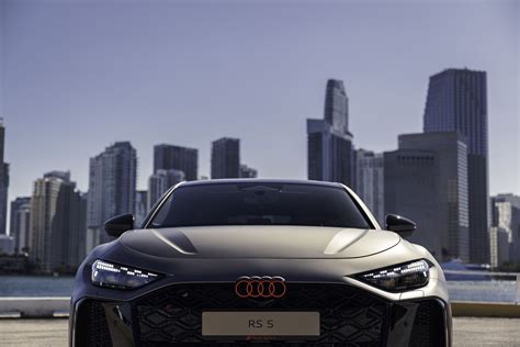 Audi RS 5: Debut as hot-lap car at Formula 1 | Photo | Audi MediaCenter