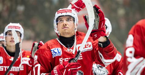 Stürmer Sam Payeur bleibt bei den Eisbären Regensburg | charivari