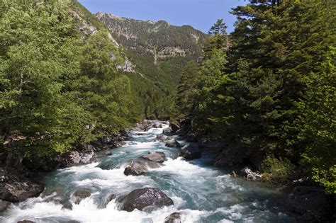 What to See in the Spanish Pyrenees in Spring | Guide 2026