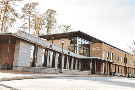 Youngkin convenes forum on mental health, brings together leaders from Virginia K-12 ...