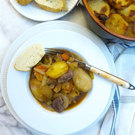 Lamb potjie with apricots - baked in the oven - Foodle Club