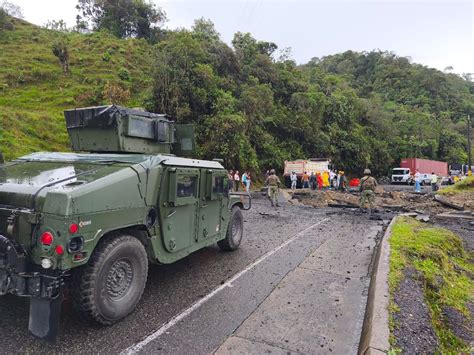 Caos y destrucción: grupo armado destruyó con explosivos vía entre ...