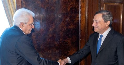 イタリアのドラギ首相辞任、9月25日総選挙 保守連合が過半獲得か | ロイター