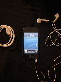 Ipod touch 3rd gen, Audio, Portable Music Players on Carousell