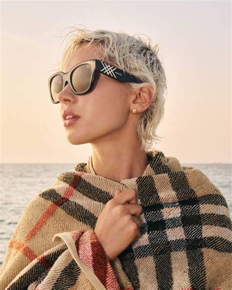 Burberry good news continues, CEO upbeat but stays cautious ...
