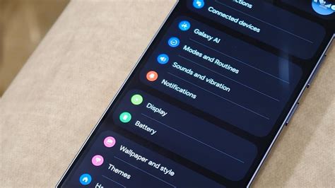 The Galaxy S26 still ships with this useful notification feature turned ...