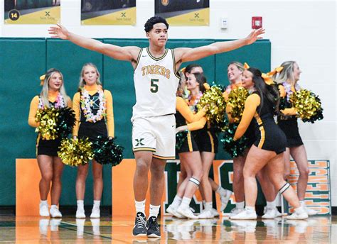 Who will your team face in KHSAA boys basketball regionals 2026?