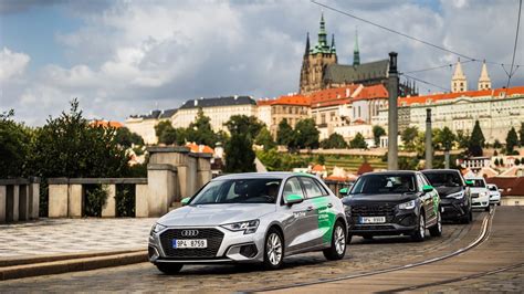 How do you use Bolt car sharing in Prague? They attack with price ...