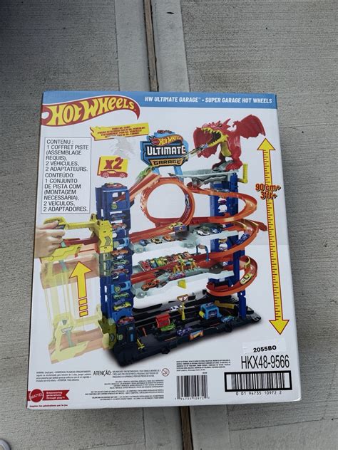Hot Wheels City Ultimate Garage Playset Storage for 50 Cars, New