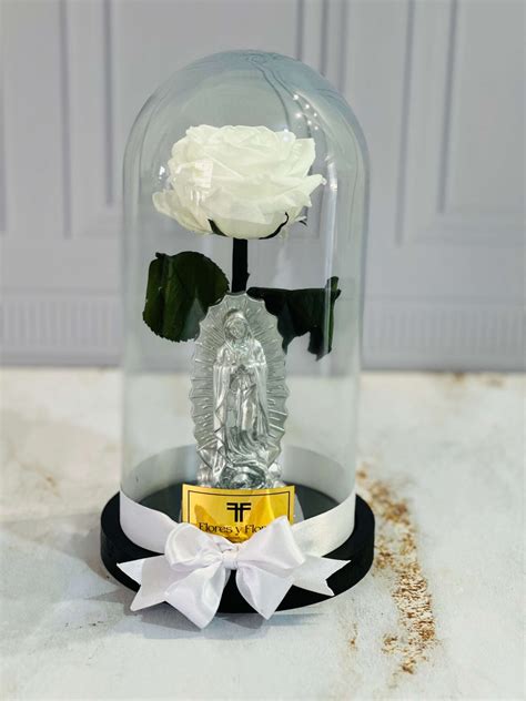 Rosa preservada premium con Virgen de Guadalupe | Floristería Medellín ...