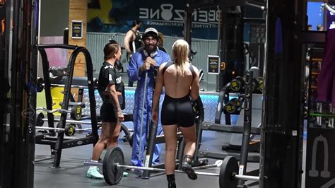 I love strong girls