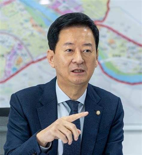 Choi Eun-seok denies Daegu mayor pre-selection theory