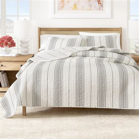 Amazon.com: Great Bay Home Striped Quilt Set - 3-Piece Full/Queen Size Farmhouse Bedding Set ...