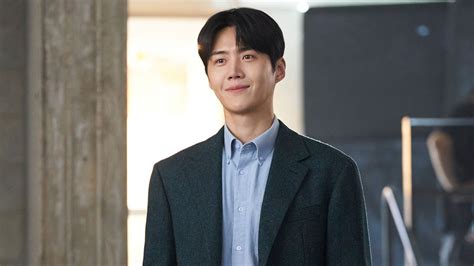 K-Drama Actor Kim Seon Ho's Green Flag Roles | Augustman SG