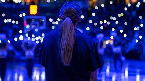 Paige Bueckers Suffers Torn ACL, Will Miss 2022-23 Season - University ...