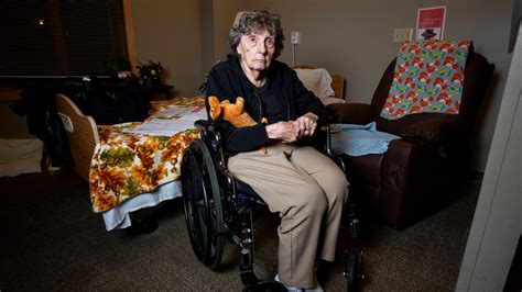 Phone, communication policies in Wisconsin nursing homes: What to know