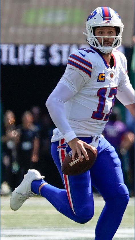 Josh Allen leaves field with bloody nose, returns in second quarter ...