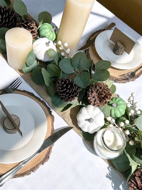 Top 10 Elegant Décor Ideas For Your Christmas Table Setting – Rocabu ...