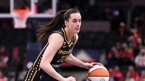 Caitlin Clark’s ‘Sonic’ Nike Kobe 5 shines as she drops 21 points in ...