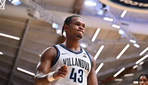 Wildcats Upend No. 9 UConn 68-66 - Villanova University
