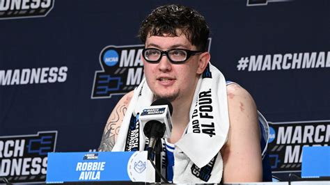 Who is Robbie Avila? Saint Louis March Madness star nicknames, stats