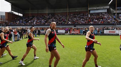 AFL and Essendon Football Club sign deal for Bombers’ Windy Hill ...