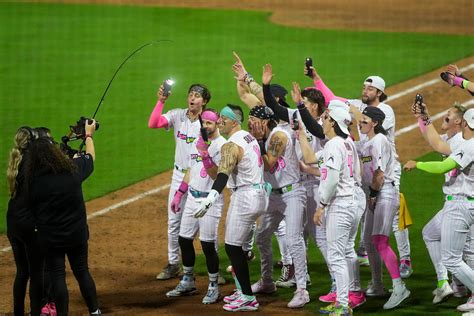 Banana Ball makes Memphis debut with sold-out crowd and a walk-off win