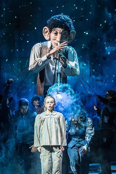 The BFG among puppets in Royal Shakespeare Company’s show in Singapore | The Straits Times