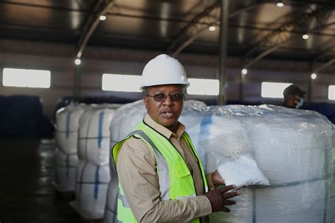 Zimbabwe adds freight rail option to lithium export gateway ...