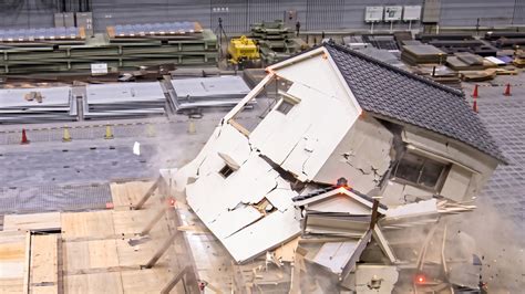 Watch what happens when a house faces a 6.9 earthquake