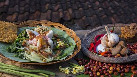 Daftar Baru! 10 Makanan Indonesia Paling Enak 2025