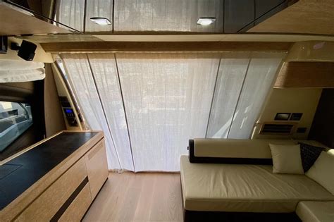 Custom Azimut 64 fly Usado - Cosas de Barcos