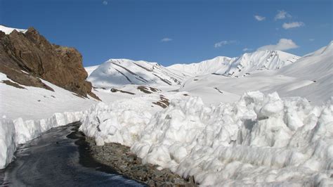 Delhi To Leh Bus Is Back For 2025! All You Need To Know About This Trip