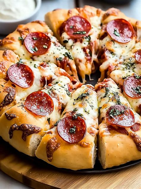 Irresistible Pull-Apart Pizza Bread Bites for Fun Gatherings